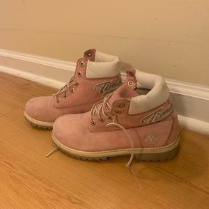 Timberland boots kids size 4.5 (woman 6.5)